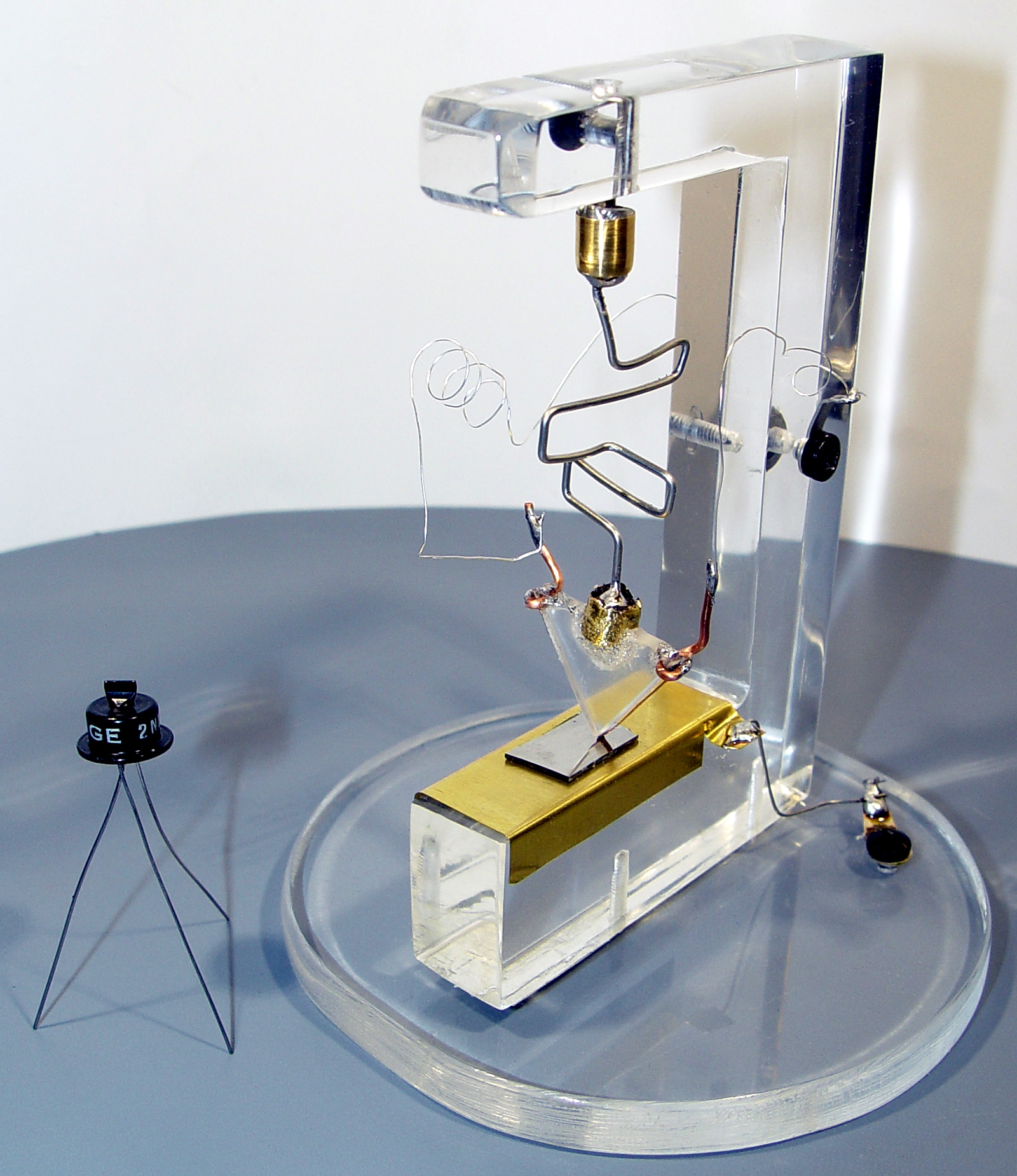 Transistor Replica